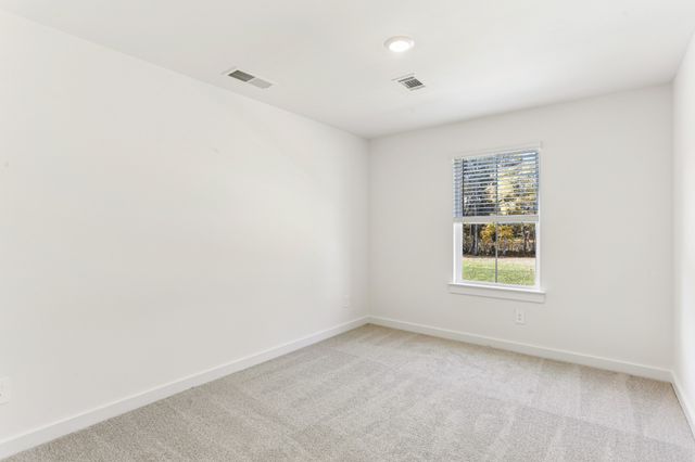 2348 Woodmeadow Dr, Clarksville, TN 37043