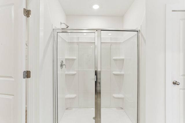 2348 Woodmeadow Dr, Clarksville, TN 37043