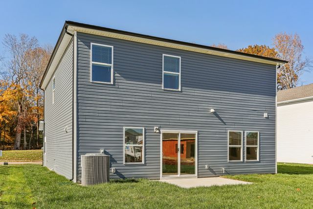 2348 Woodmeadow Dr, Clarksville, TN 37043