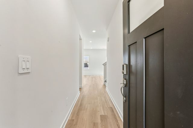 2348 Woodmeadow Dr, Clarksville, TN 37043