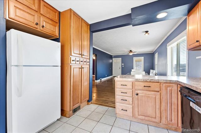 34868 W Jefferson Avenue, Rockwood, MI 48173