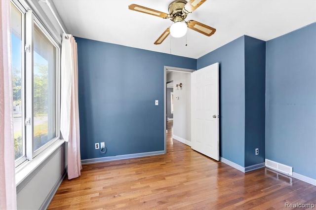 34868 W Jefferson Avenue, Rockwood, MI 48173