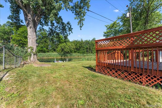 34868 W Jefferson Avenue, Rockwood, MI 48173