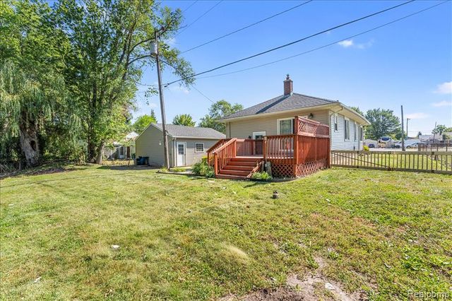 34868 W Jefferson Avenue, Rockwood, MI 48173