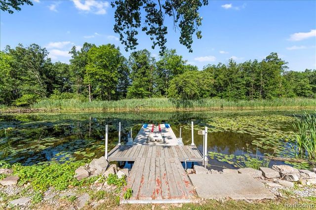34868 W Jefferson Avenue, Rockwood, MI 48173