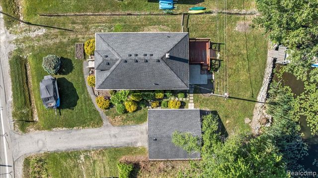 34868 W Jefferson Avenue, Rockwood, MI 48173