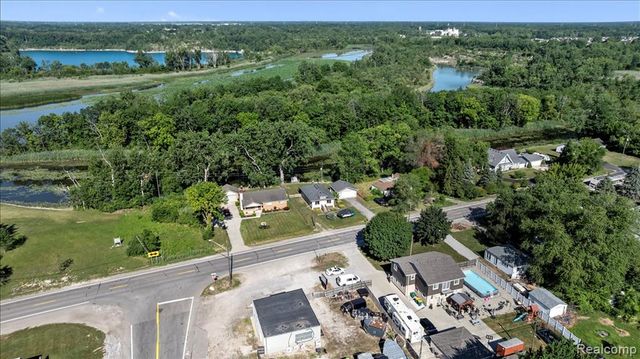 34868 W Jefferson Avenue, Rockwood, MI 48173