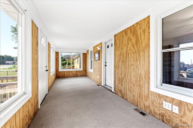 34868 W Jefferson Avenue, Rockwood, MI 48173