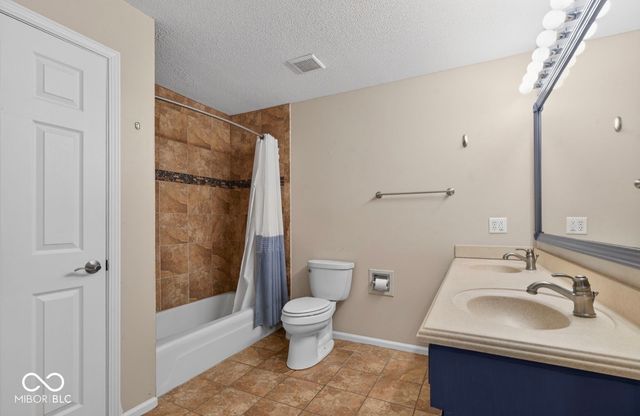 10919 Braewick Drive, Carmel, IN 46033
