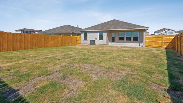 284 MUSTANG LAKE CIR, Buda, TX 78610