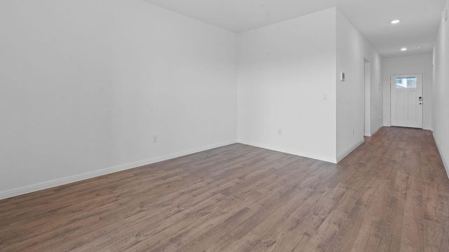 284 MUSTANG LAKE CIR, Buda, TX 78610