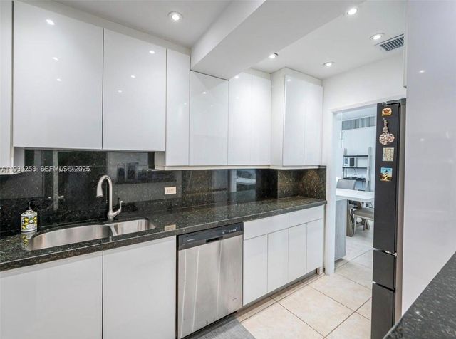 5005 Collins Ave 1506, Miami Beach, FL 33140