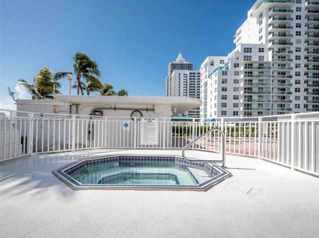 5005 Collins Ave 1506, Miami Beach, FL 33140