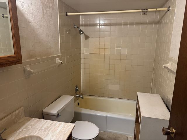 113 Town Crest Drive D, New Lenox, IL 60451