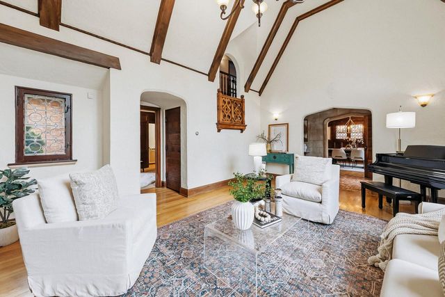 5079 N Lake DRIVE, Whitefish Bay, WI 53217