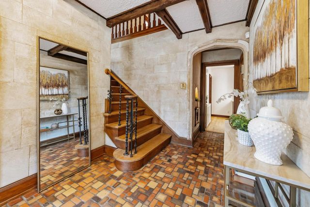 5079 N Lake DRIVE, Whitefish Bay, WI 53217