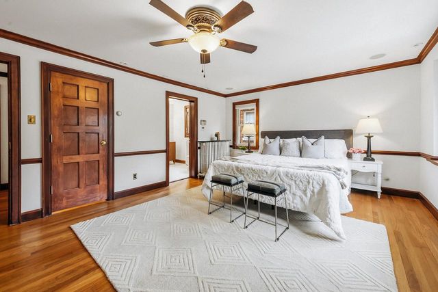 5079 N Lake DRIVE, Whitefish Bay, WI 53217