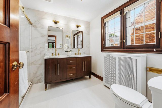 5079 N Lake DRIVE, Whitefish Bay, WI 53217