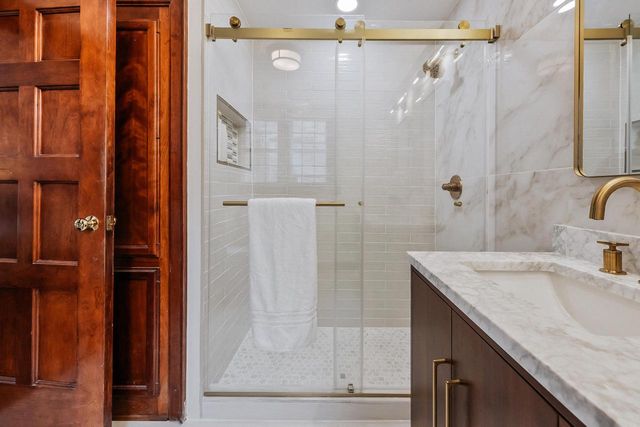 5079 N Lake DRIVE, Whitefish Bay, WI 53217