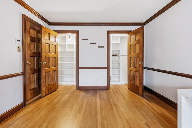 5079 N Lake DRIVE, Whitefish Bay, WI 53217