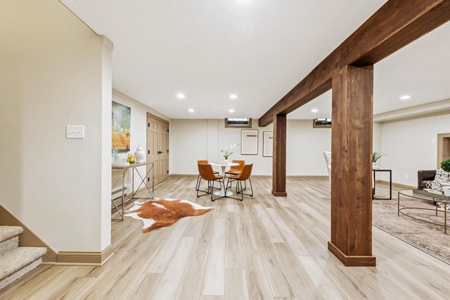 5079 N Lake DRIVE, Whitefish Bay, WI 53217
