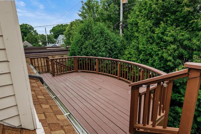 5079 N Lake DRIVE, Whitefish Bay, WI 53217