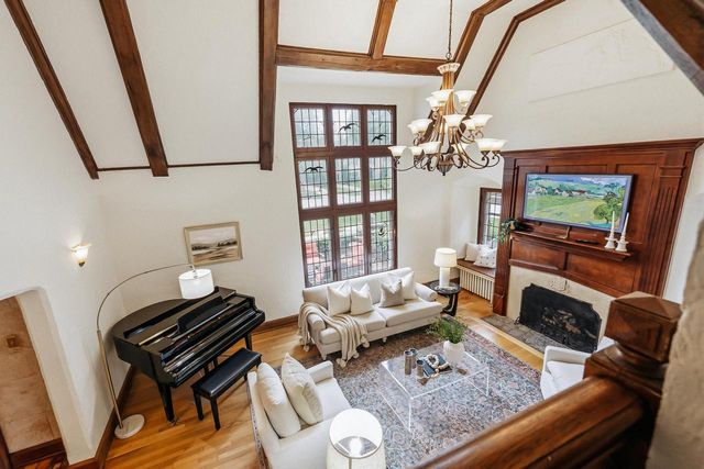 5079 N Lake DRIVE, Whitefish Bay, WI 53217