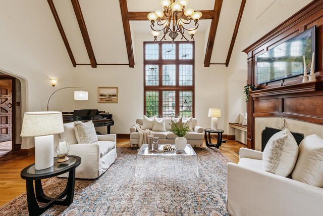 5079 N Lake DRIVE, Whitefish Bay, WI 53217