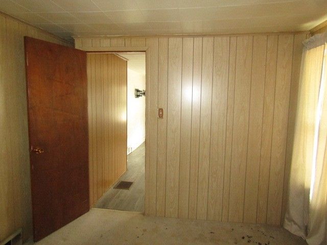 48 Locust St, Ellsworth Boro, PA 15331