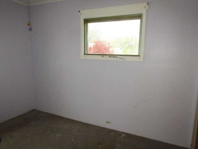 48 Locust St, Ellsworth Boro, PA 15331