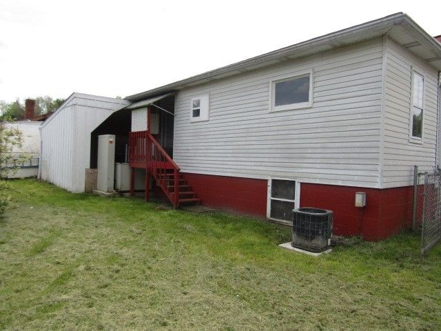 48 Locust St, Ellsworth Boro, PA 15331
