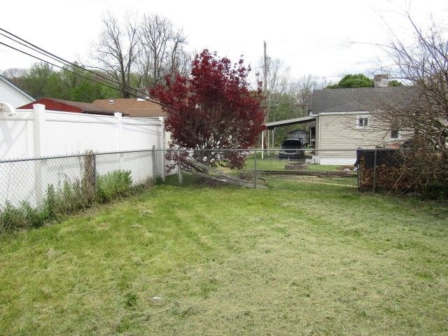 48 Locust St, Ellsworth Boro, PA 15331