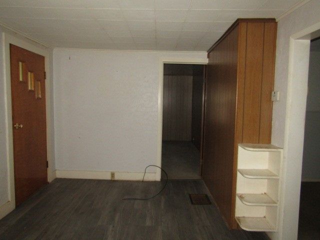 48 Locust St, Ellsworth Boro, PA 15331