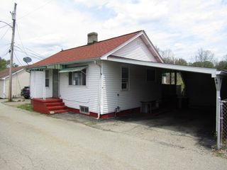 48 Locust St, Ellsworth Boro, PA 15331