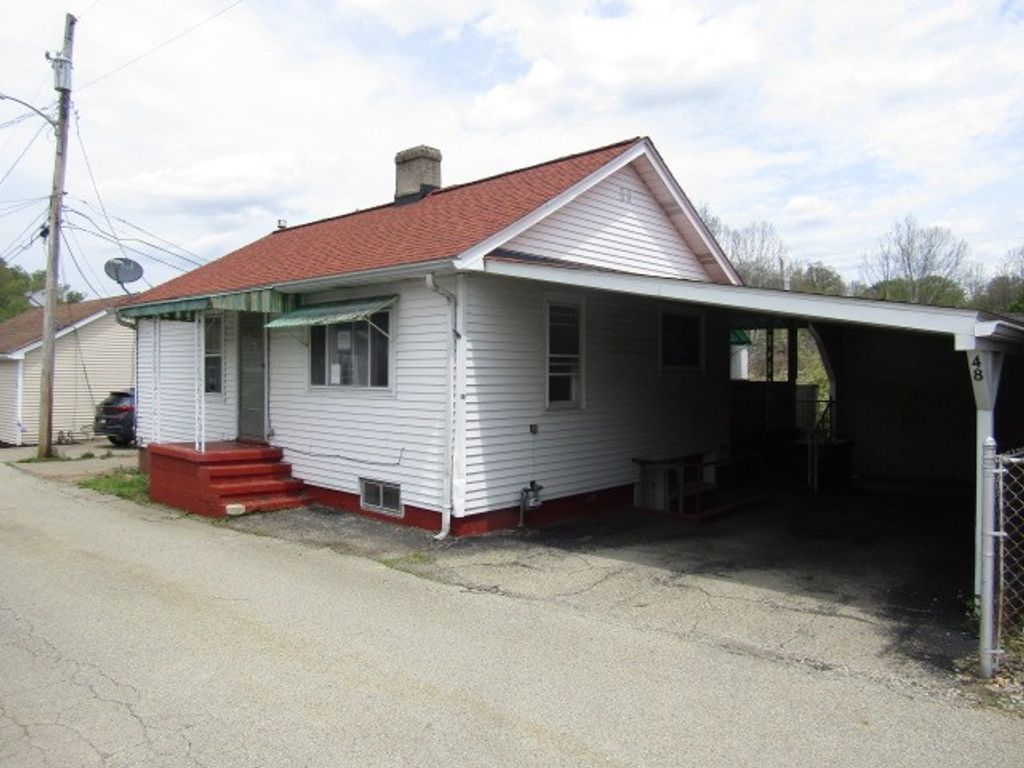 48 Locust St, Ellsworth Boro, PA 15331