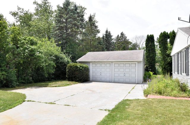 W228S8775 Cherry STREET, Big Bend, WI 53103