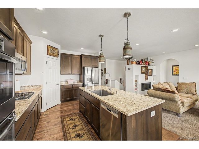 540 Remington Dr, Hudson, CO 80642