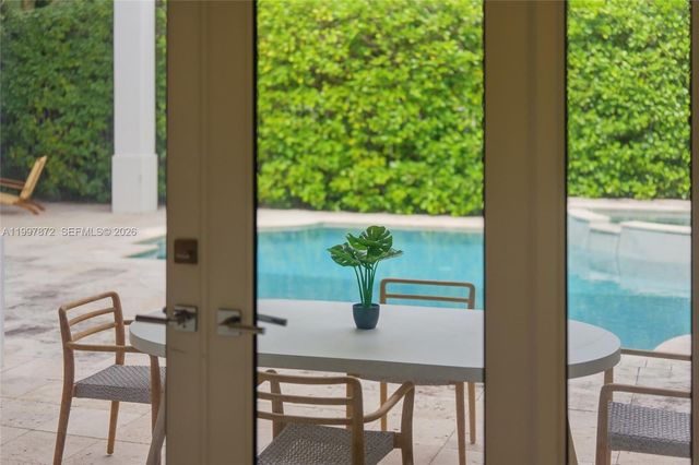 3752 NE 199 ST, Aventura, FL 33180