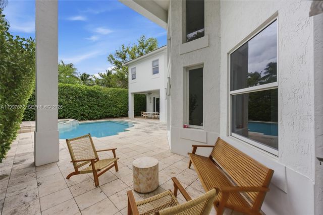 3752 NE 199 ST, Aventura, FL 33180