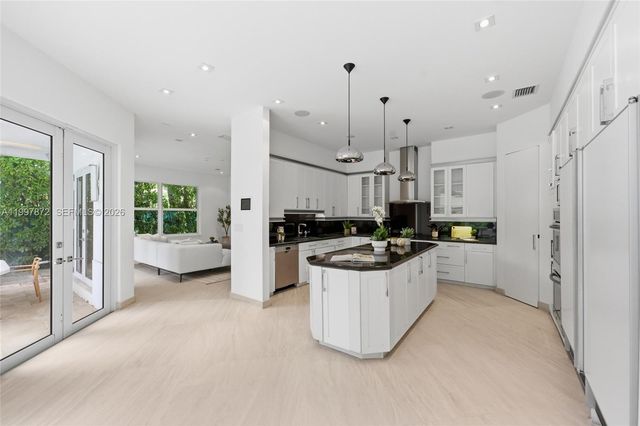 3752 NE 199 ST, Aventura, FL 33180