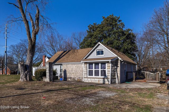 1811 Rockford Ln, Louisville, KY 40216