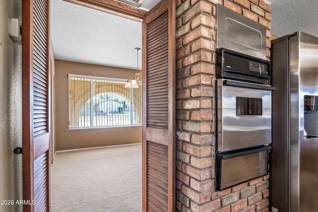 322 E Redfield Road, Chandler, AZ 85225