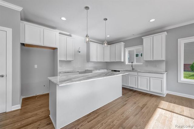 6064 Woodridge Lane, Grand Blanc, MI 48439
