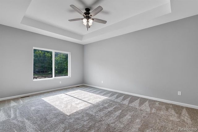 6064 Woodridge Lane, Grand Blanc, MI 48439
