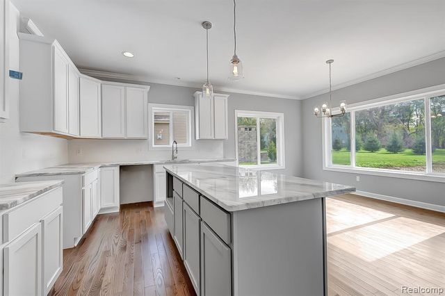 6064 Woodridge Lane, Grand Blanc, MI 48439
