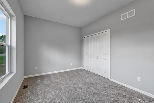 6064 Woodridge Lane, Grand Blanc, MI 48439