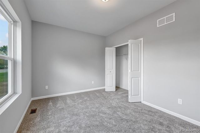 6064 Woodridge Lane, Grand Blanc, MI 48439