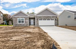 6064 Woodridge Lane, Grand Blanc, MI 48439