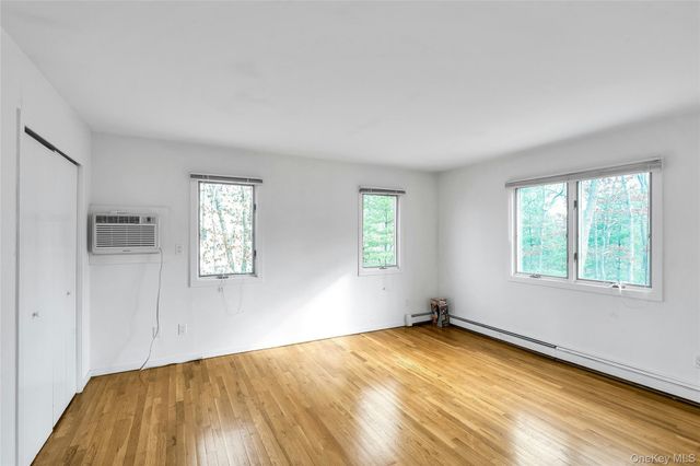 23 Bellows Terrace, Hampton Bays, NY 11946