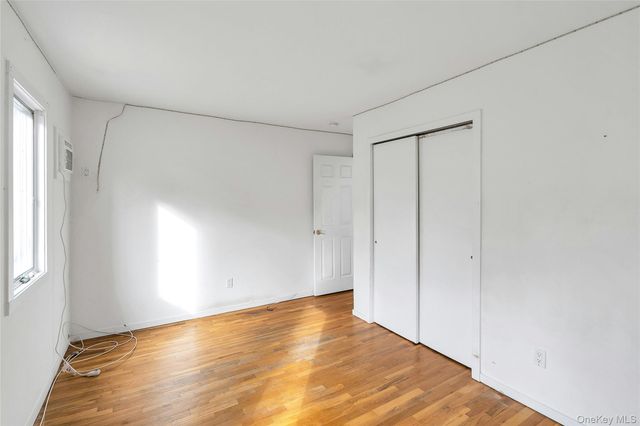 23 Bellows Terrace, Hampton Bays, NY 11946